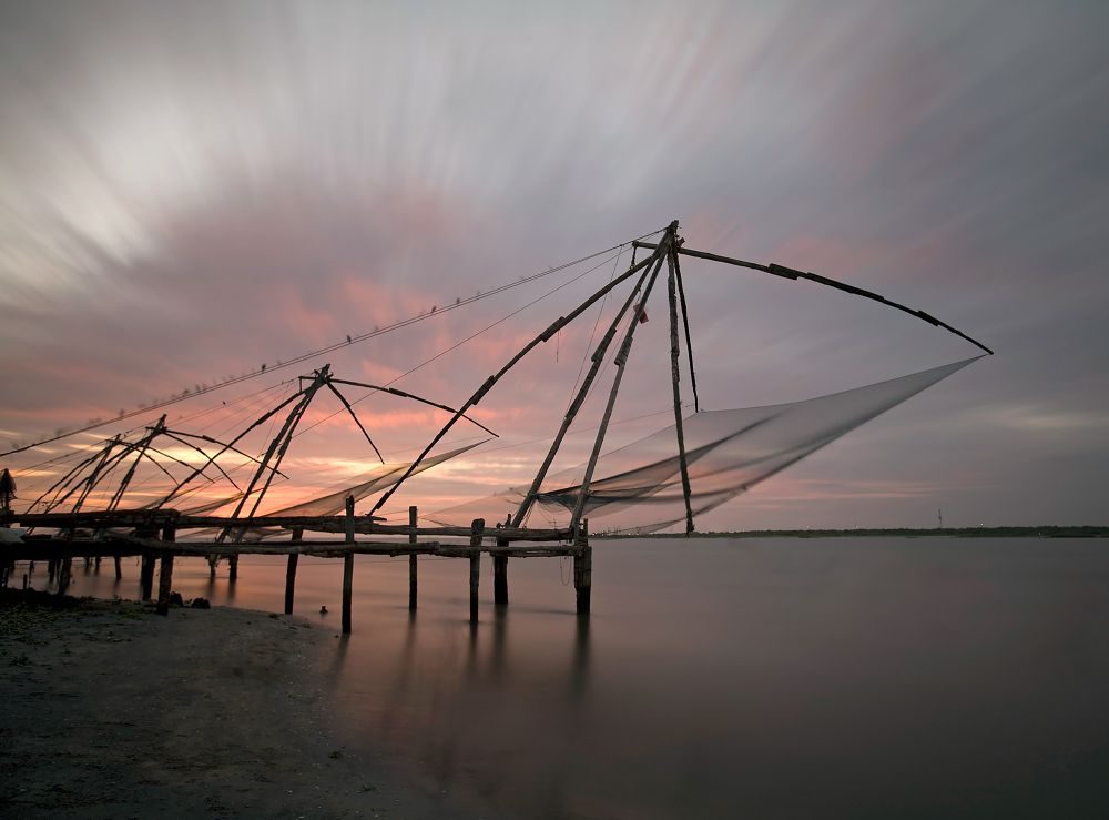 Old style of catching fish - Review of Chinese Fishing Nets, Kochi  (Cochin), India - Tripadvisor